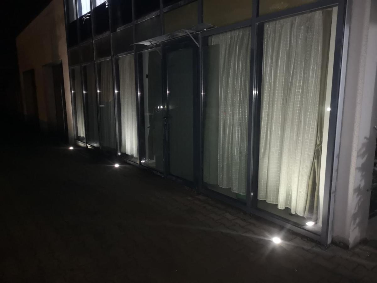 Aqua Apartman Satu Mare Exterior foto