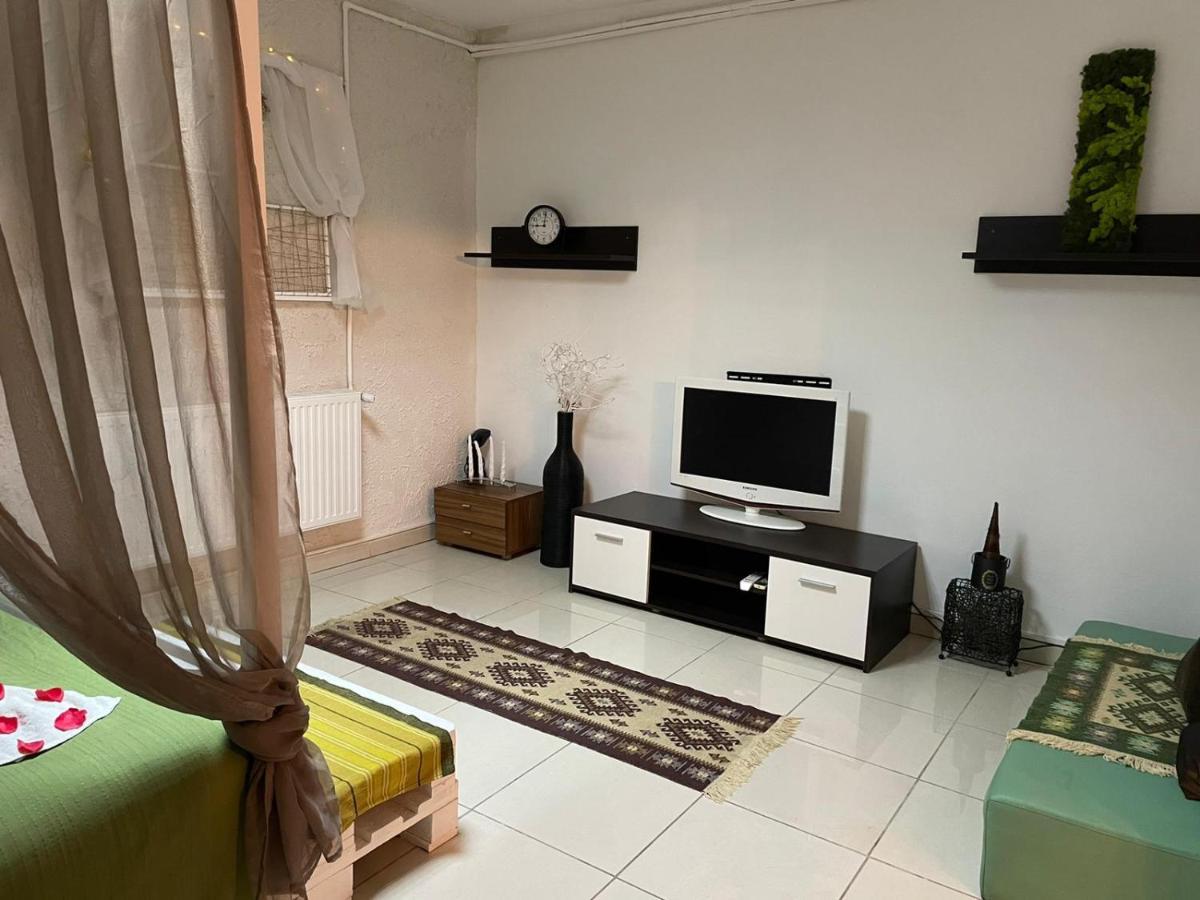 Aqua Apartman Satu Mare Exterior foto